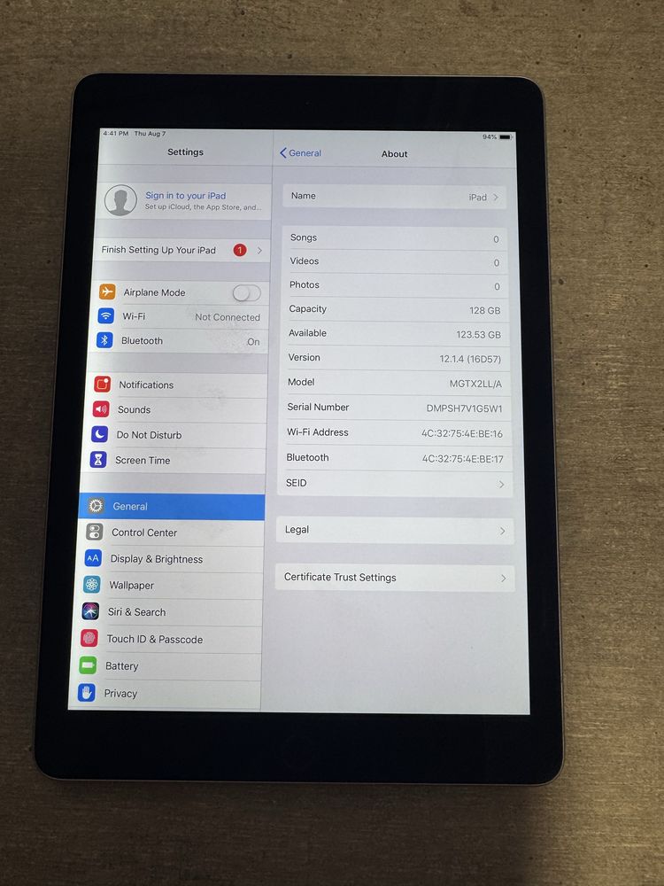 iPad Air 2. 128 гігабайт. Space Grey. Гарантія. Без обмежень.