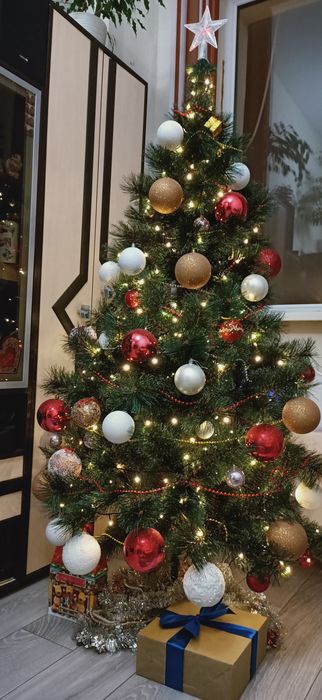 Продам б/у штучну ялинку