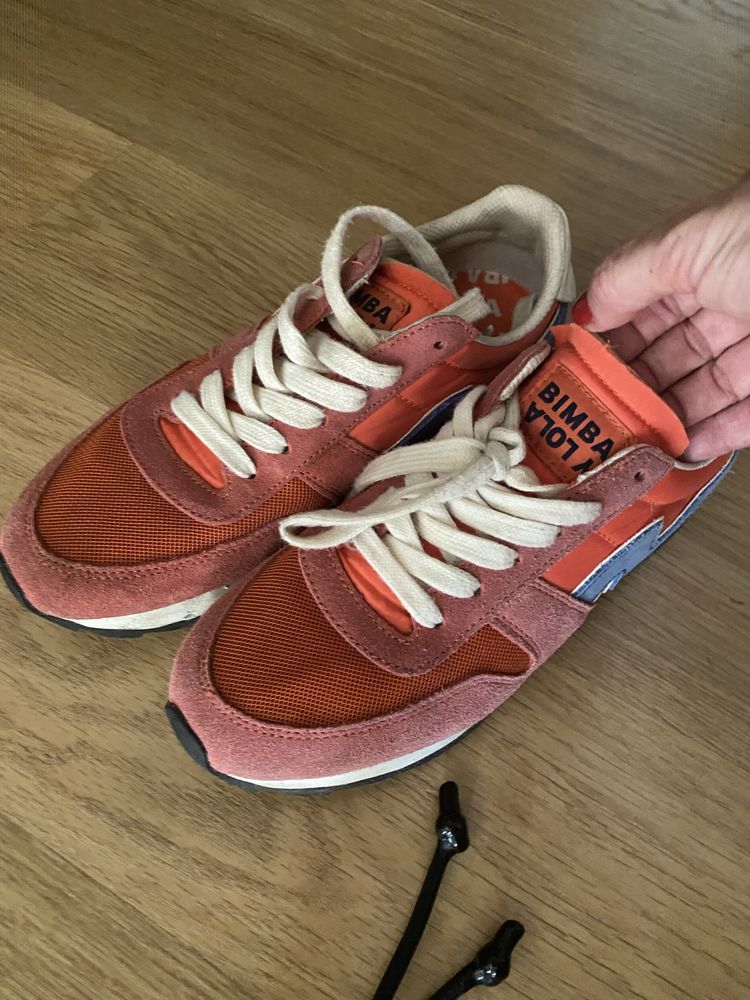Tenis lindos, cores lindissimas, como novos