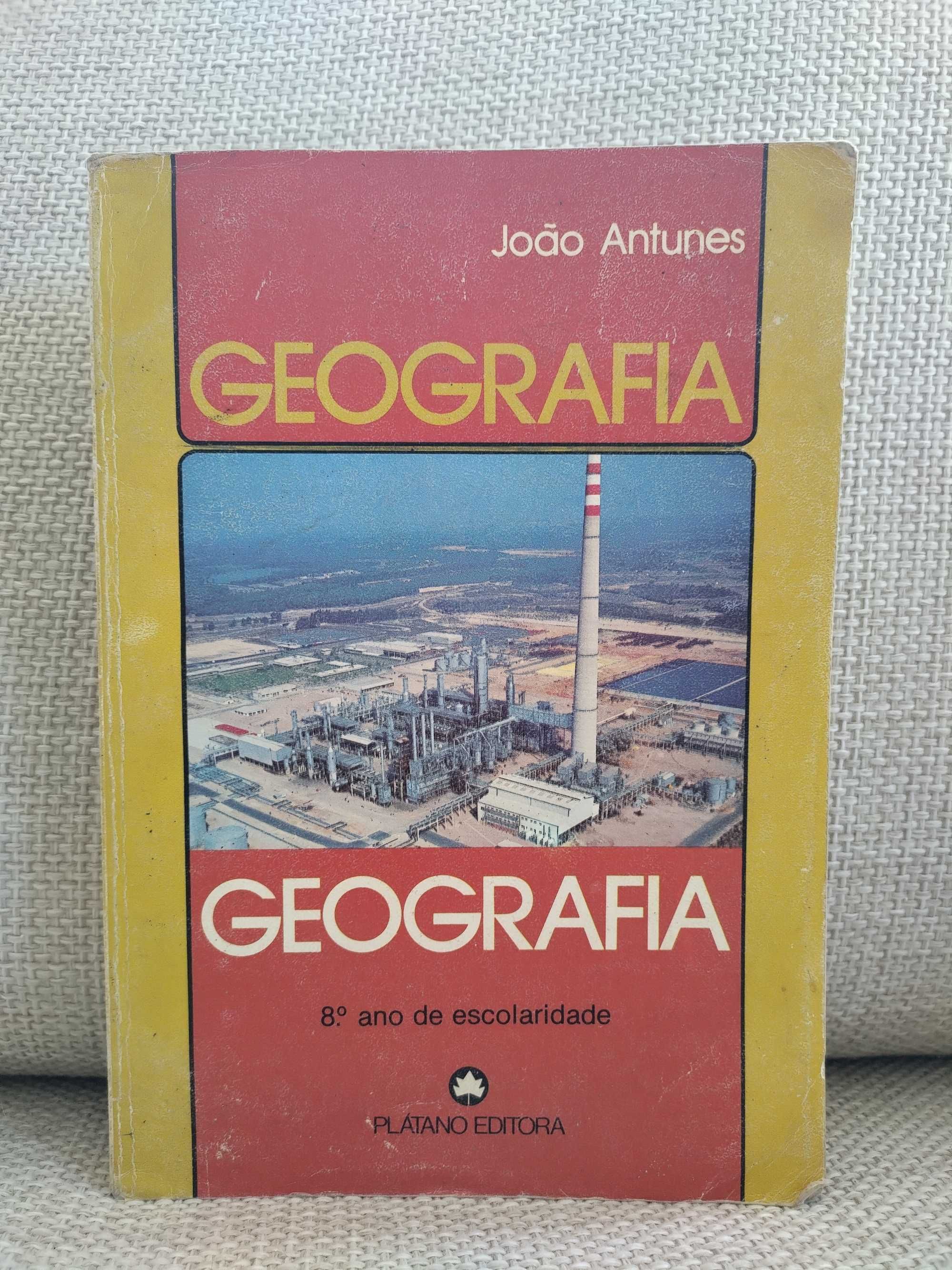 Manual de Geografia - 8.º Ano (Livro antigo e muito interessante)