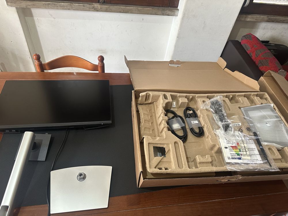 Monitor Dell novo e embalado