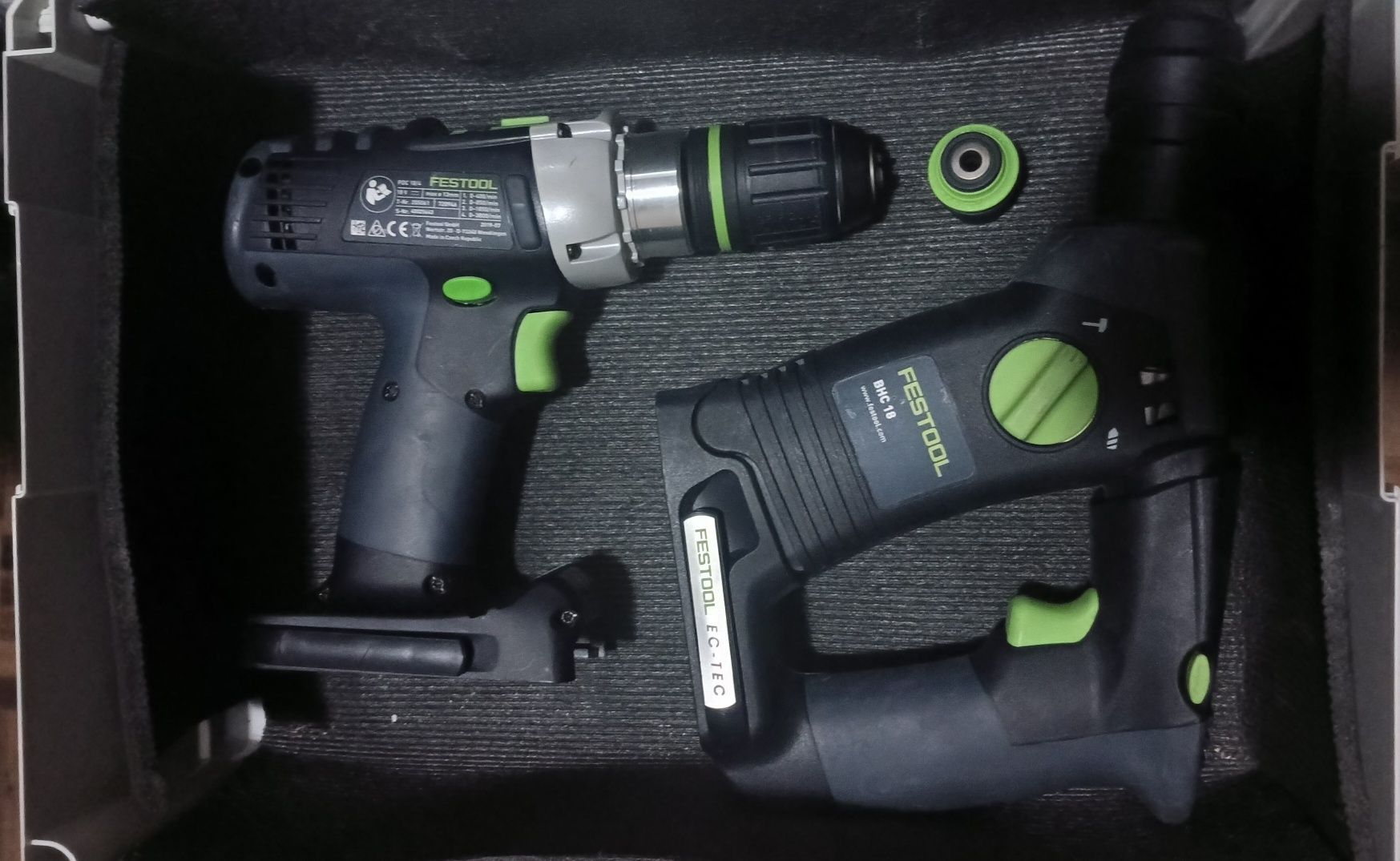 Martelo e aparafusadora festool sem bateria e sem carregador.