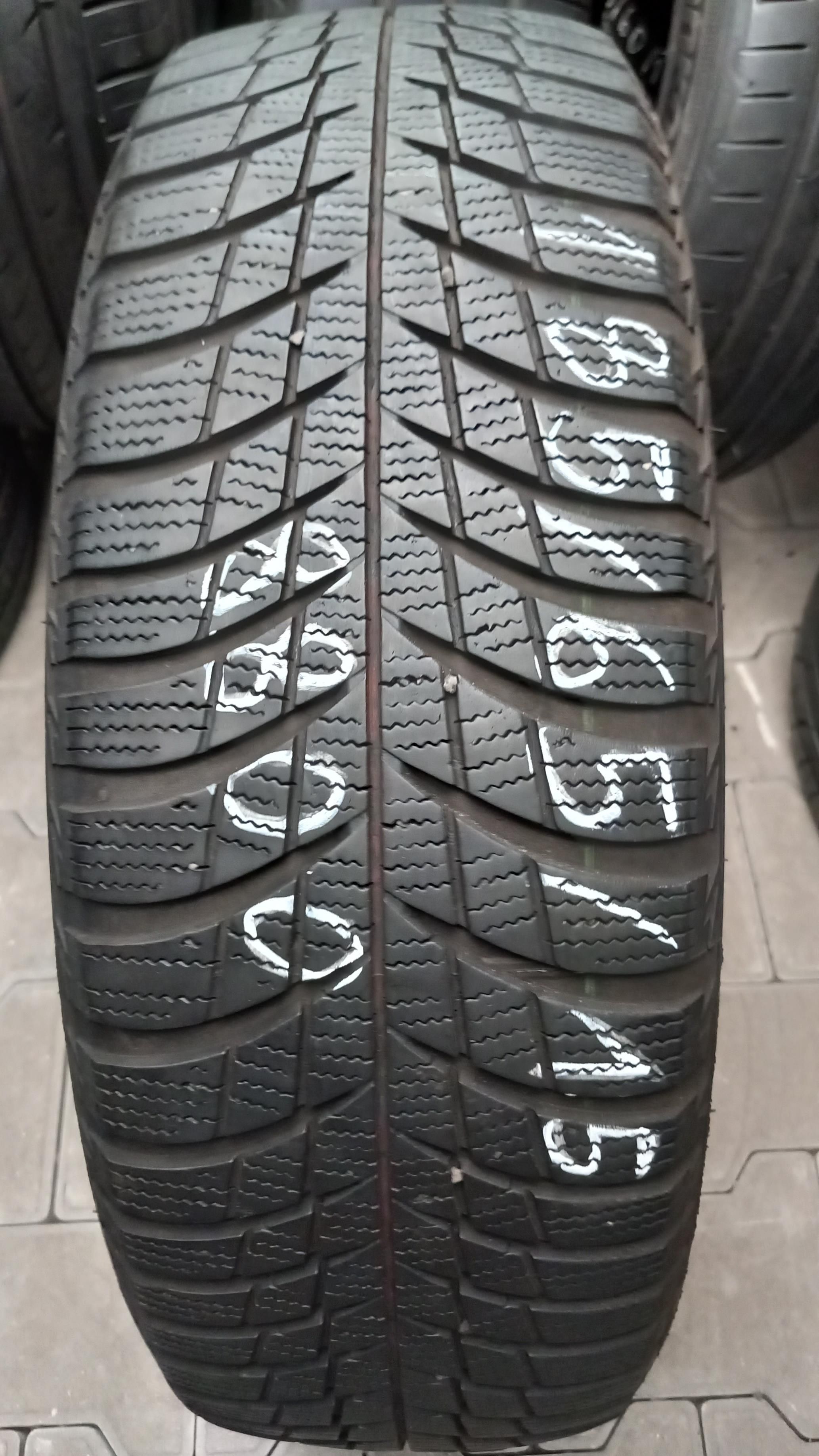 185/65/15 Bridgestone Blizzak LM001 92T