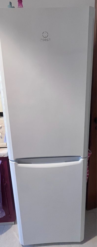 Frigorifico Combinado Indesit