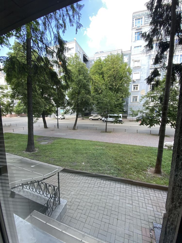 Продам 4-ком квартиру, центр, Інституцька 20/8, Липки, Шовковична