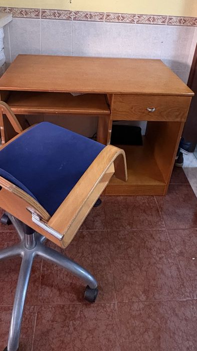 Secretaria + cadeira