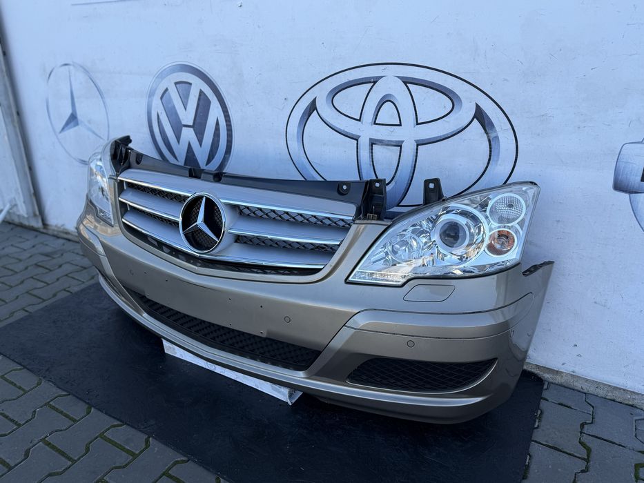 Бампер передній решітка( фара )Віано 639 Vito Viano W639 рестайл шрот