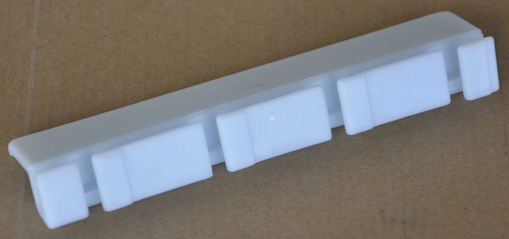 Nowy Uchwyt Kosza do Zamrażarki Skrzyniowej Electrolux AEG Biały