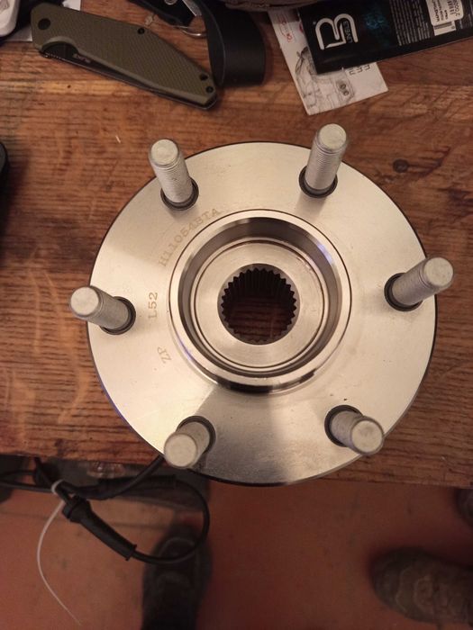 Продам передню ступицю