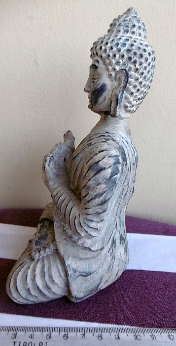Figurka Buddy Budda siedzący - wysokość 20 cm