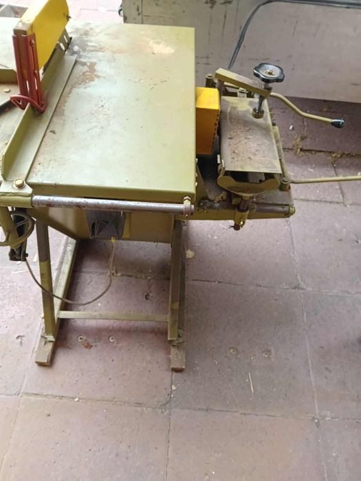 Pila stolowa krajzega