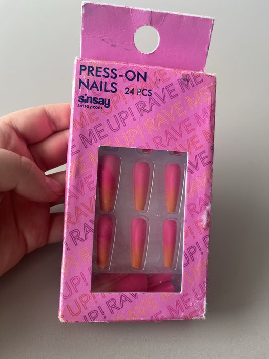 Sztuczne paznokcie tipsy trumienki press-on