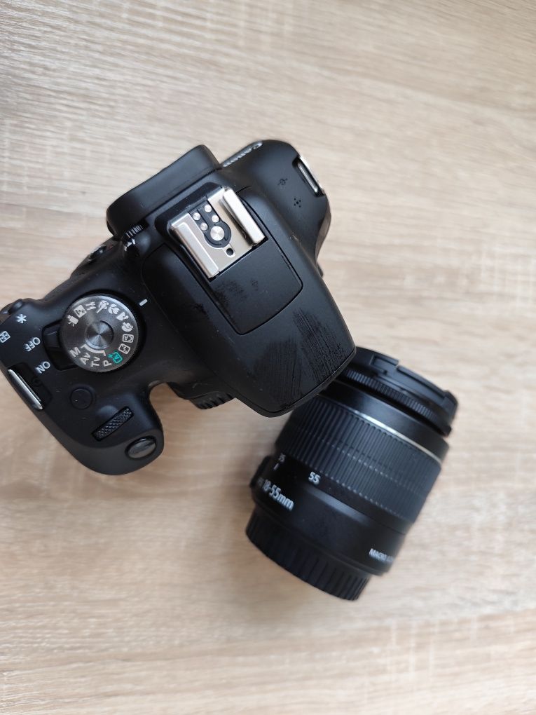 Фотоапарат Canon EOS 2000