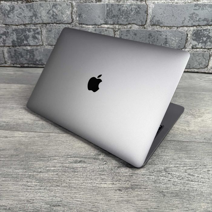 Ноутбук Apple MacBook Pro 13 2020 (M1 | 16Gb | 512Gb SSD | 8 GPU)