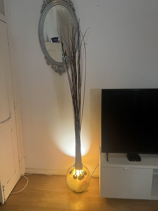 Candeeiro em bom estado