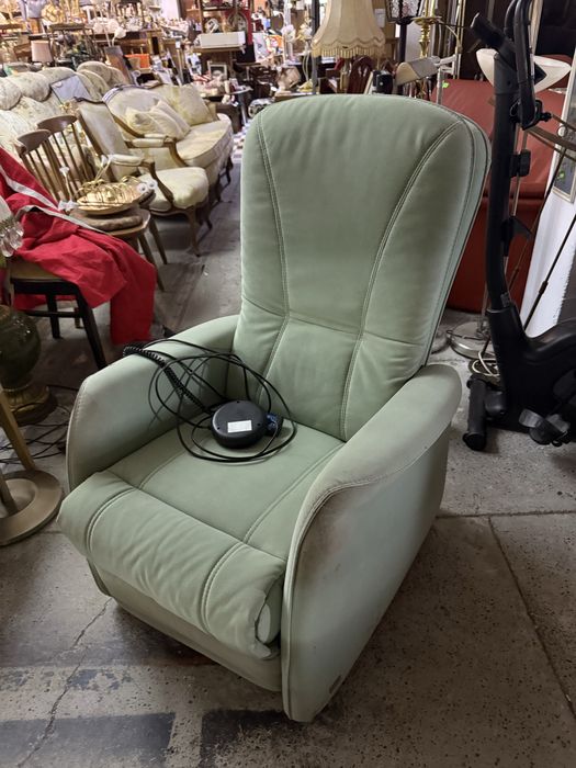 Fotel z funkcją relaksu z materiału hydrofobowego – DOWÓZ DO DOMU