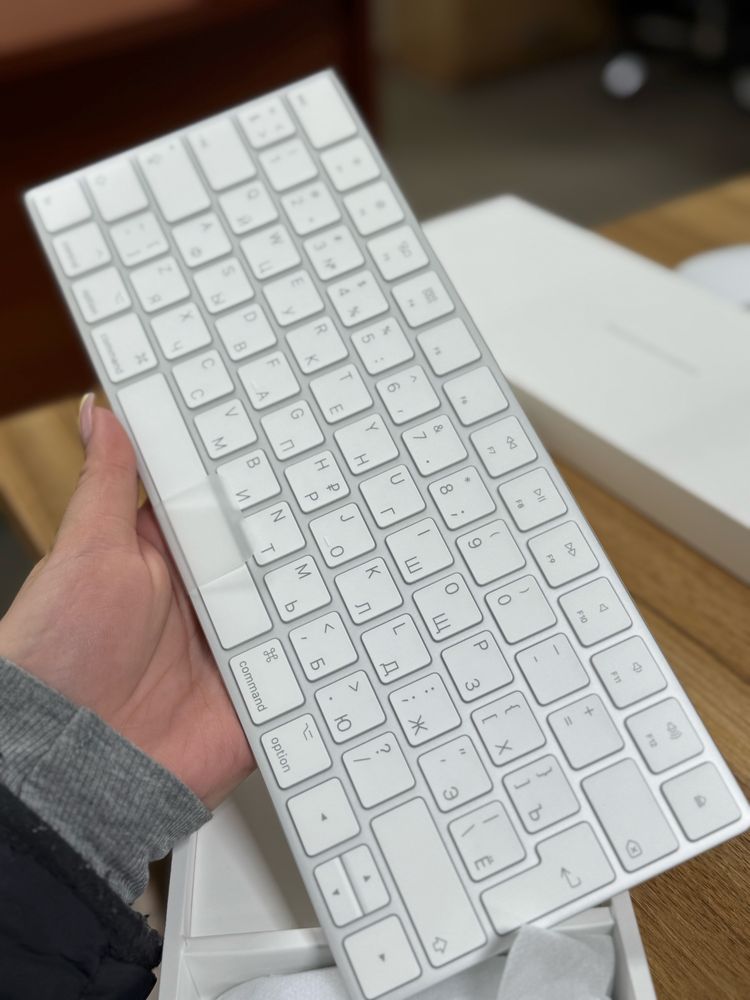 Apple Magic Keyboard and Mouse A1657
