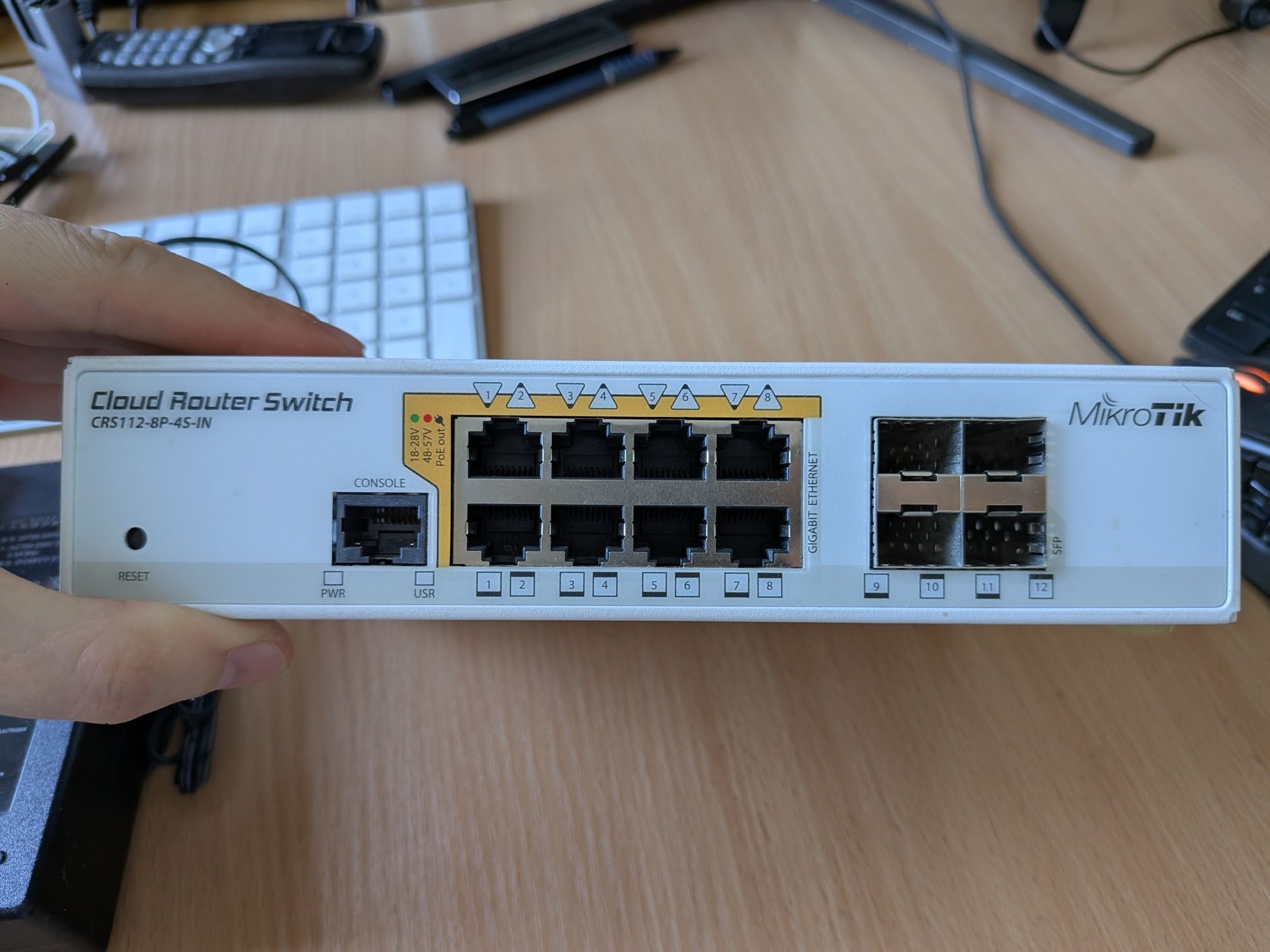 Mikrotik crs112-8p-4s-in