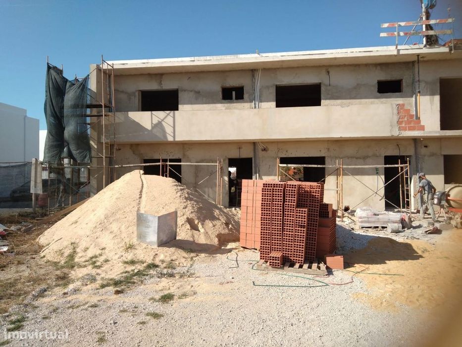 Moradia t3 geminada em construção na Quinta da Bonita Alhos Vedros