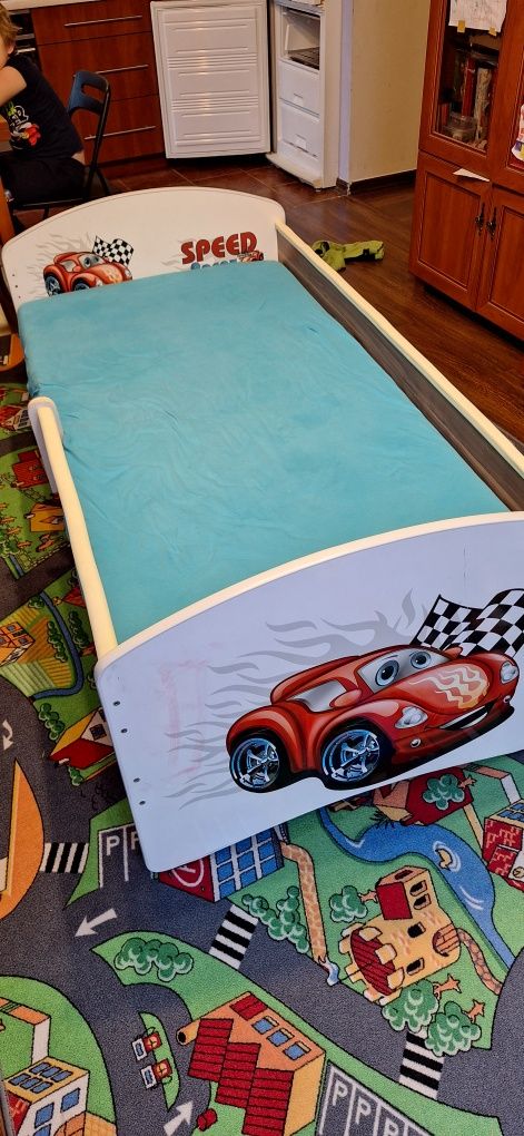 Łóżko dziecięce 160 x 80 cm, z tematem z bajki Auta