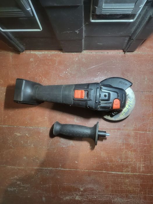 Аккумуляторна болгарами 20в, Дніпро М, як нова!