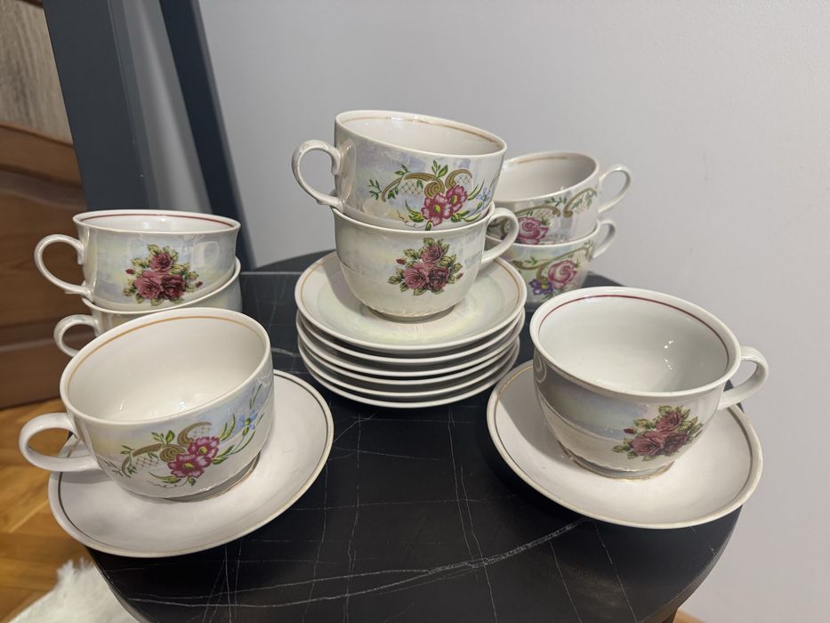 Набір чашок та тарілок, набір посуду для кави
