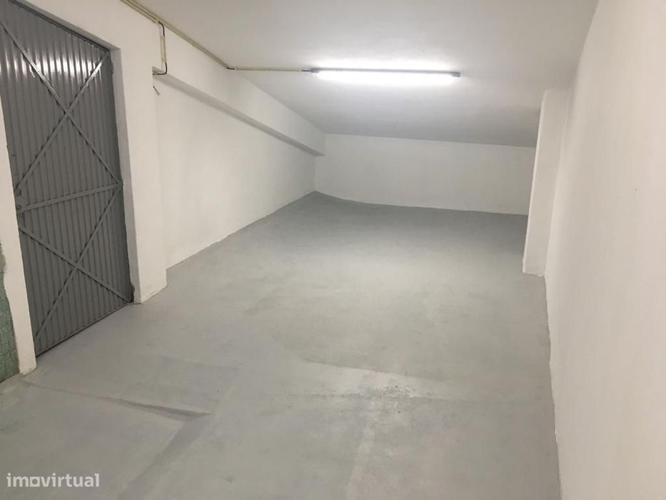 Arrumos - Centro do Porto - Rua Augusto Luso 158 - 26m2