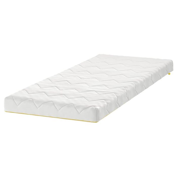 Cama Ikea com colchão
