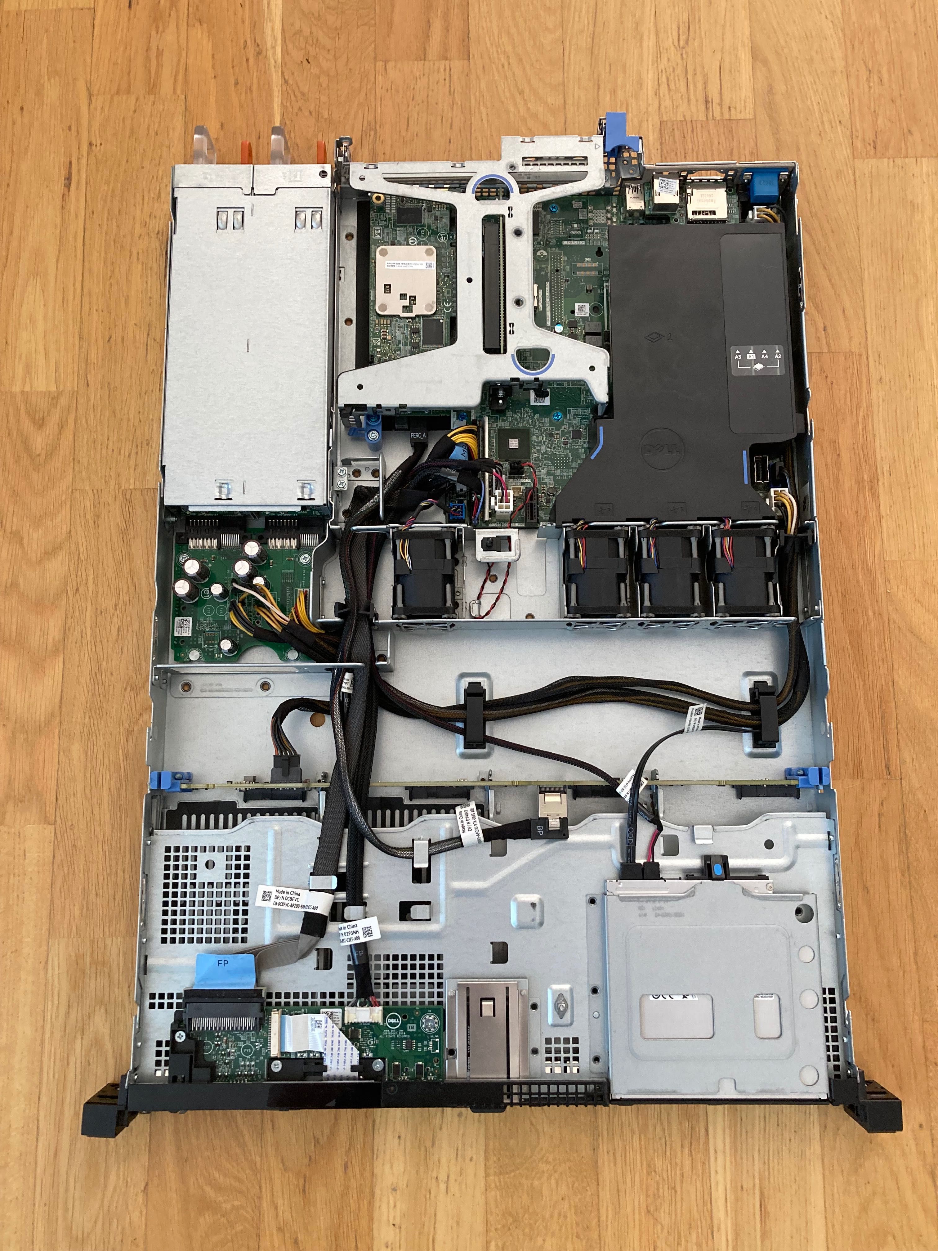 Serwer DELL R330 E3-1270 v6 0GB RAM + ramki