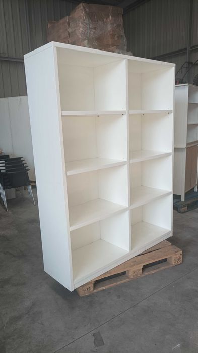 Vendo móvel estante em madeira lacada