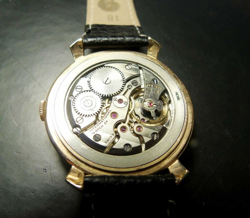 Zegarek IWC   Schaffhausen,  złoty 18k/750, płetwy rekina