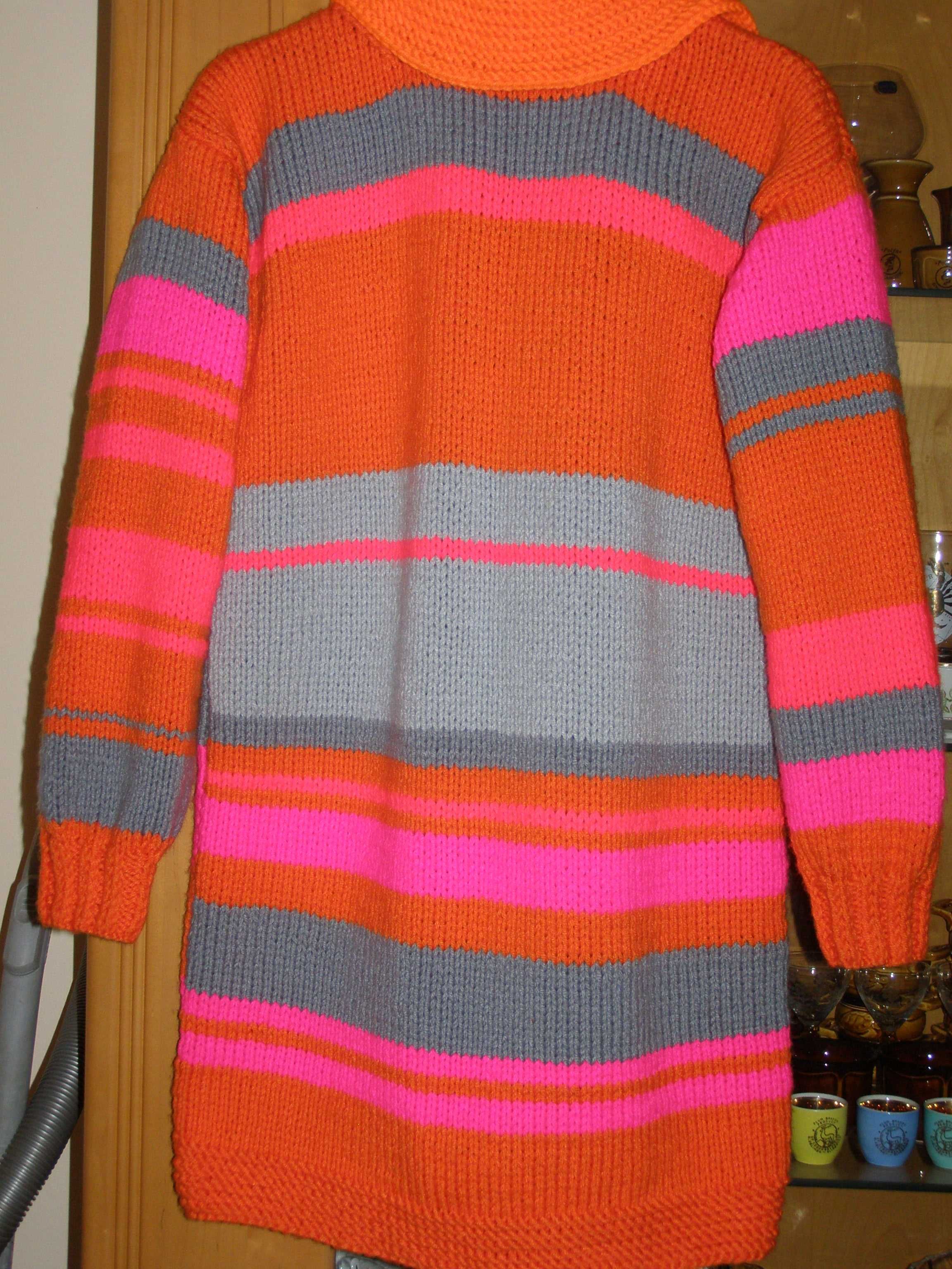 sweter, płaszcz krótki , handmade, na drutach,ciepły