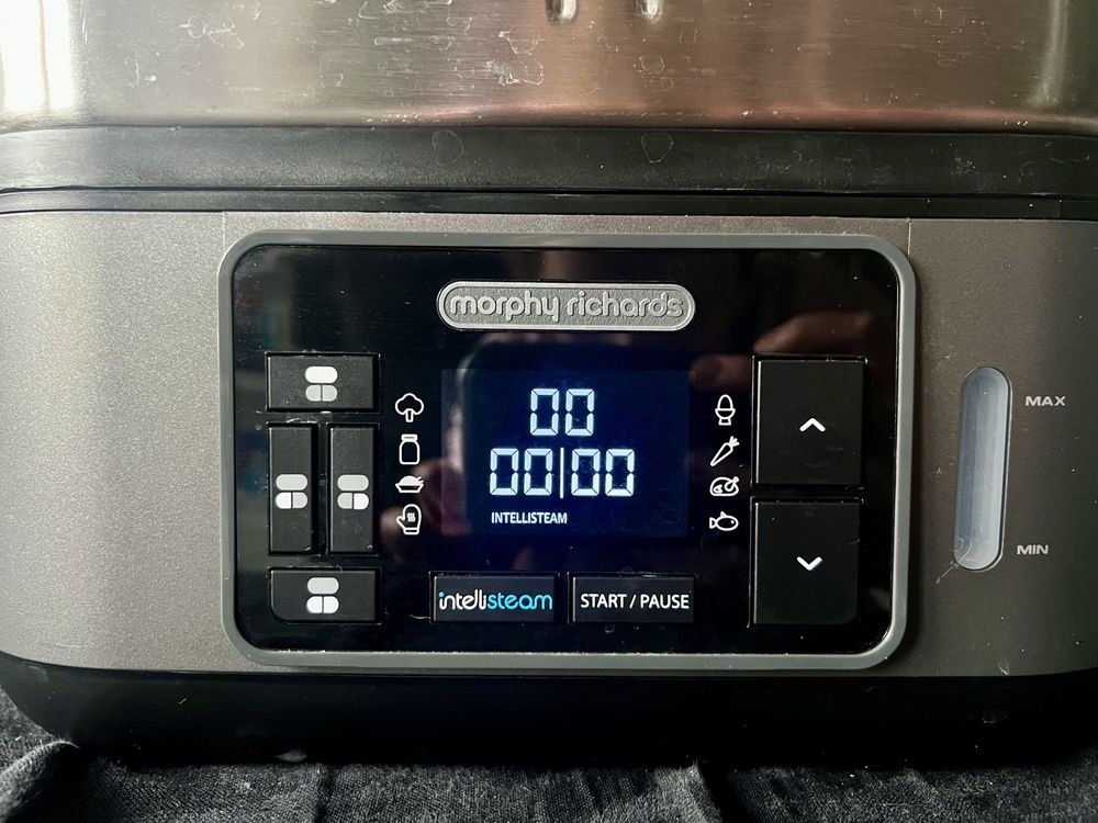 Parowar Morphy Richards Intellisteam 6,8l