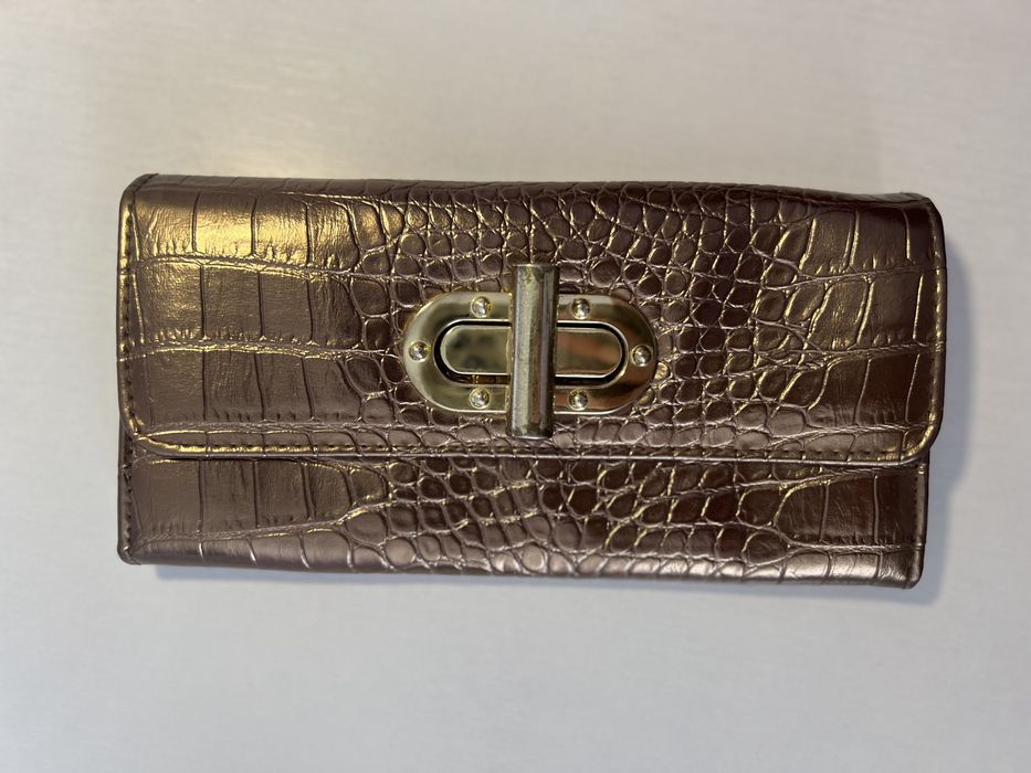 Золотий, шкіряний гаманець(клатч)