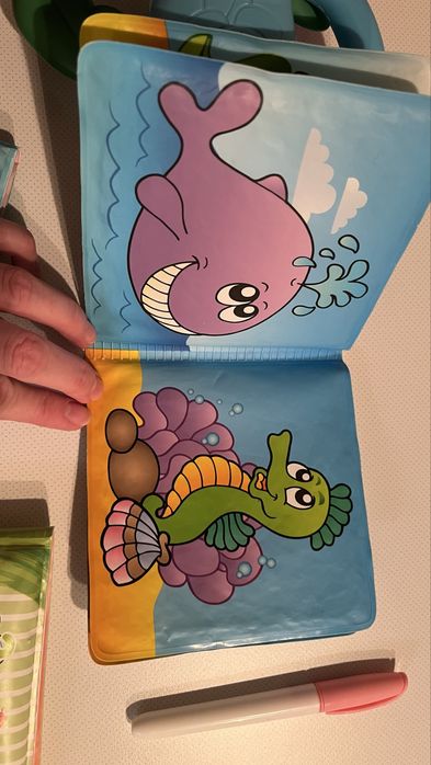 Дитячі іграшки для ванни