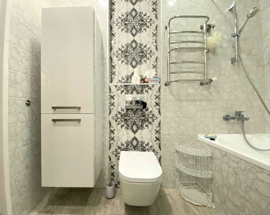 Науки 80а, 3 кімнатна роздільна, монолітний будинок