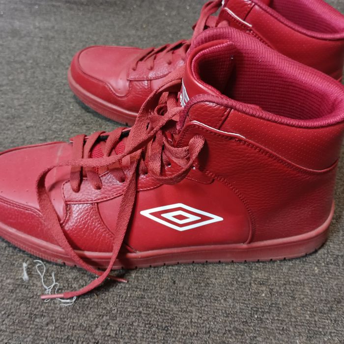 Buty za kostkę Umbro czerwone 45