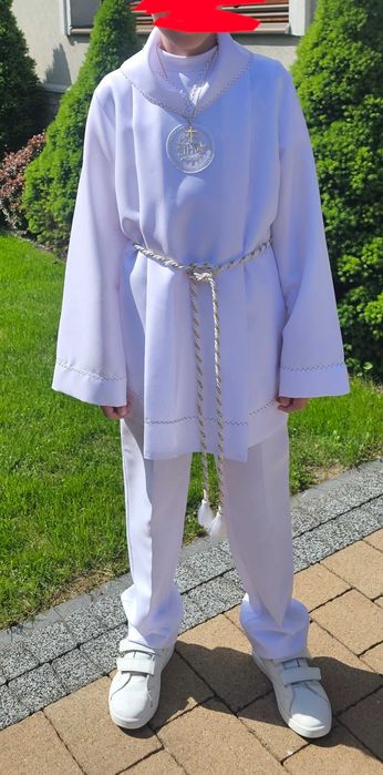 Stoj komunijny dla chlopca 146 uszyty w zakladzie krawieckim Beata