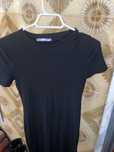 Vestido de licra preto de manga curta