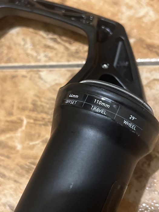 Rock Shox SID SL Select, Dolna golen widelca