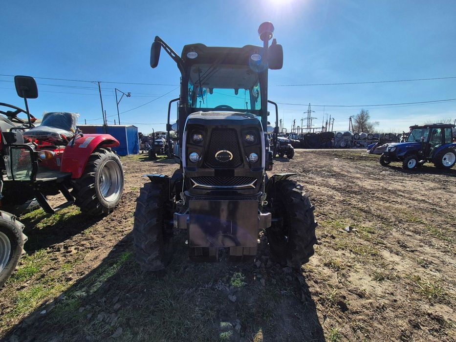 Трактор с кабиной Кентавр 404 SCU новый кузов