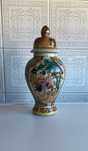 Pote com pintura chinesa
