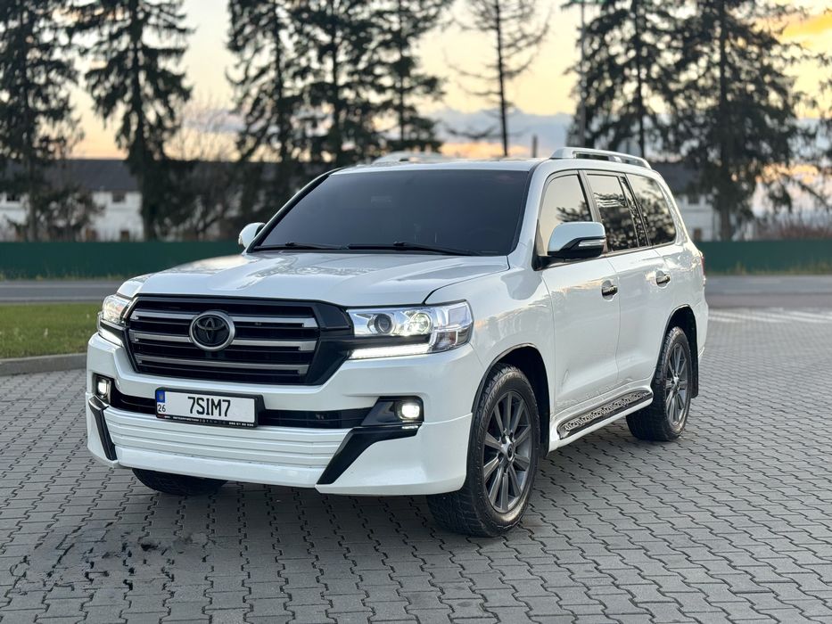 Toyota Land Cruiser 200