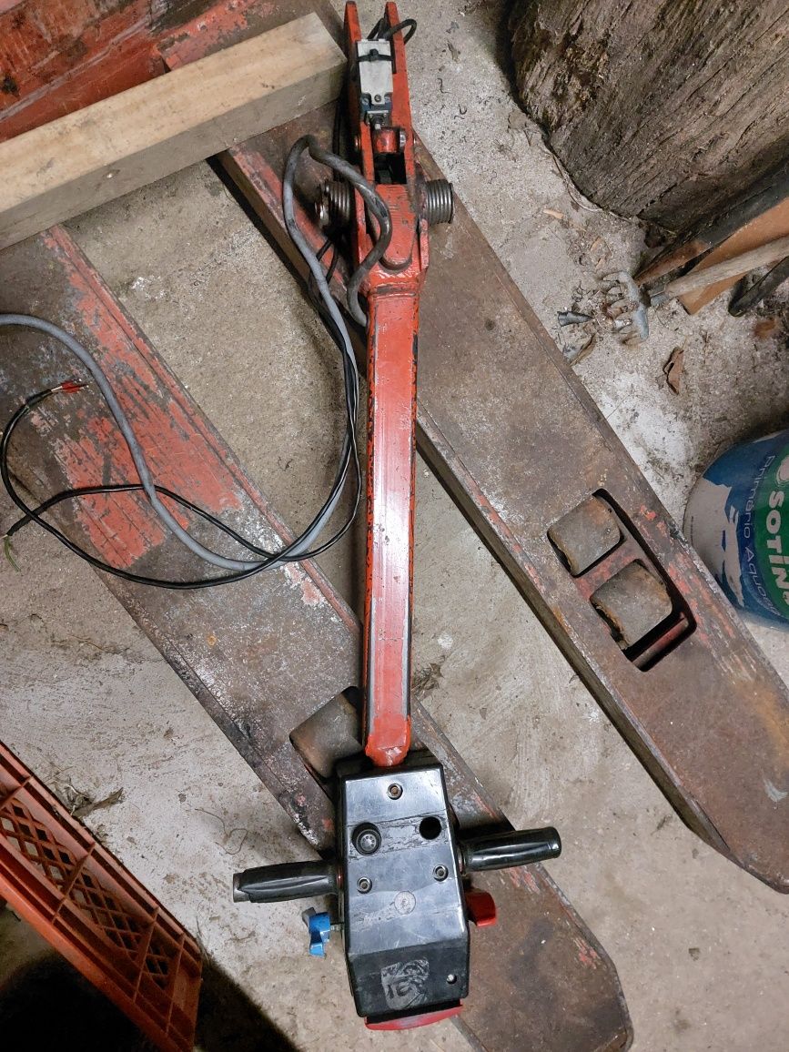 Motor roda tracção stacker