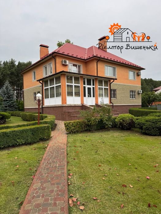 Продаж маєтку 720 кв.м . між лісом та водоймо. Кийлів