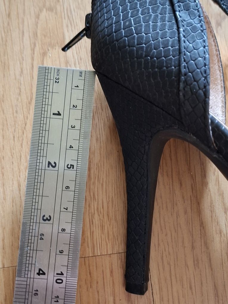 JustFab sandaly na obcasie - rozmiar 40, obcas 10,5cm