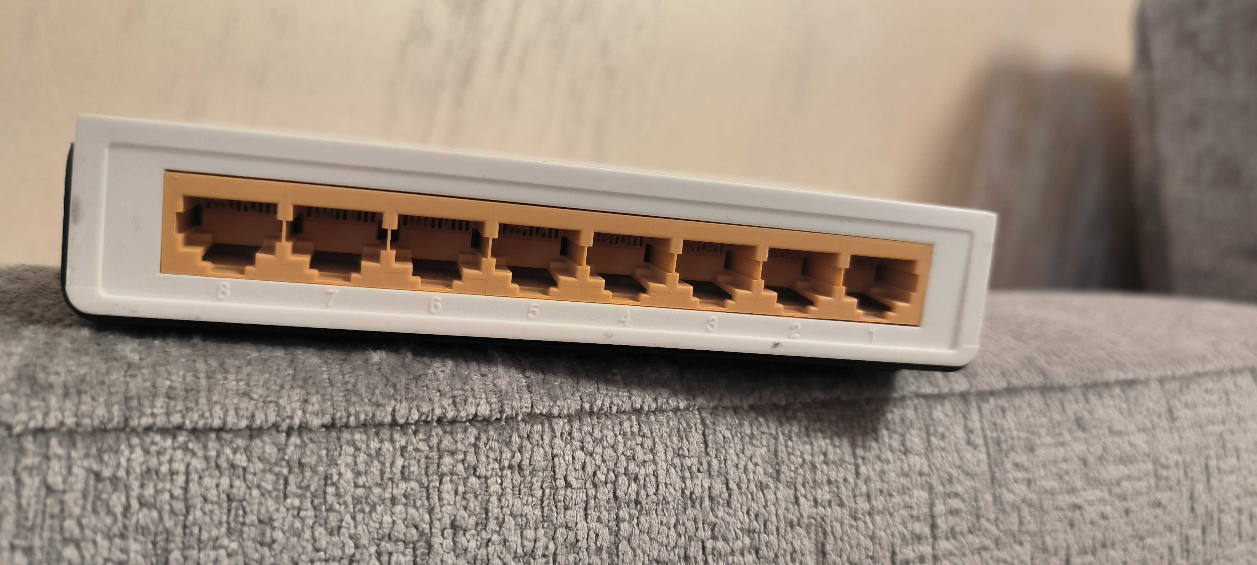 Коммутатор TP-LINK TL-SF1008D