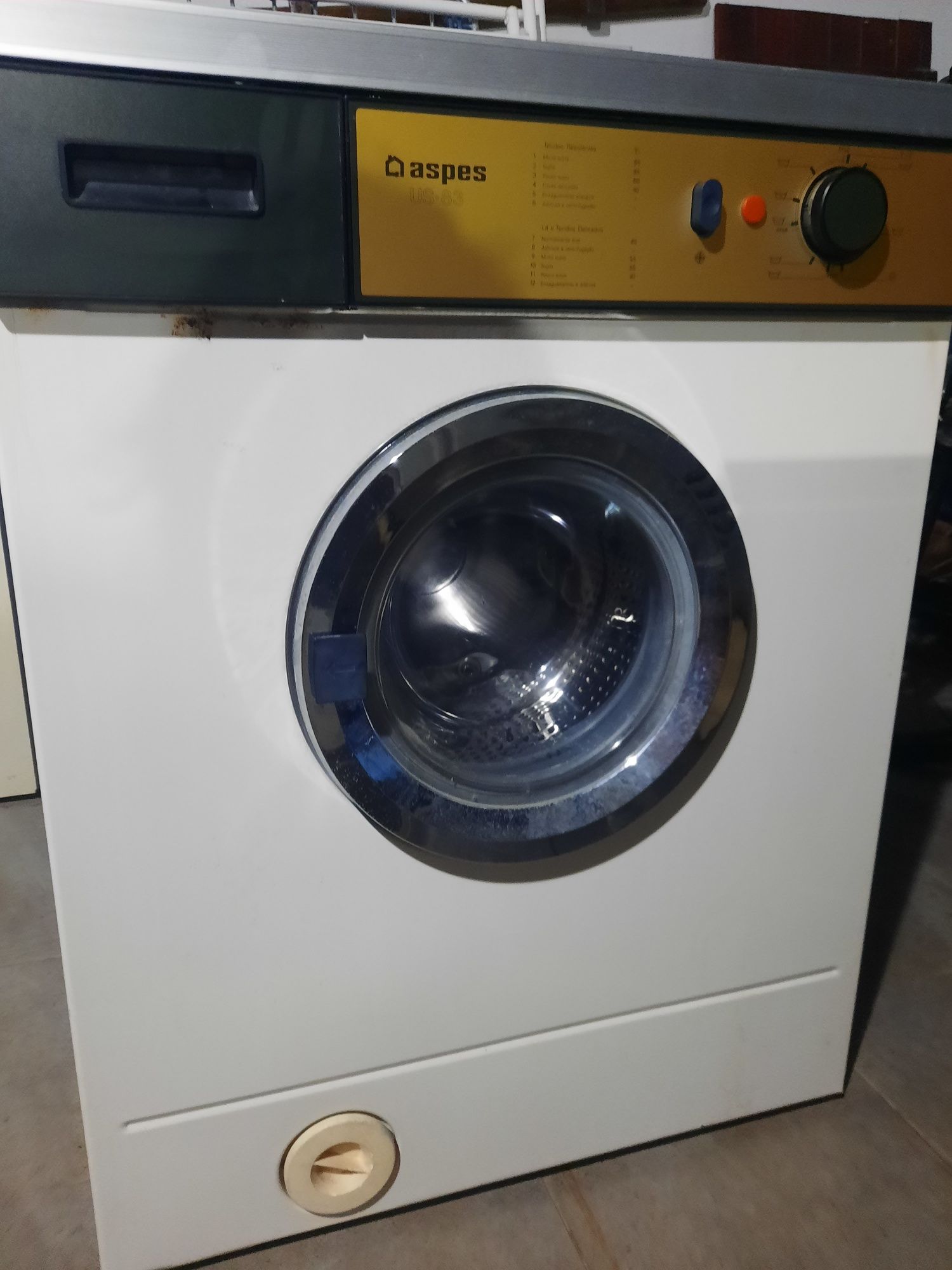 Maquina de lavar roupa Aspes