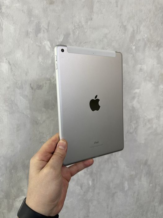 iPad 6, 32 ГБ, Wi-Fi.