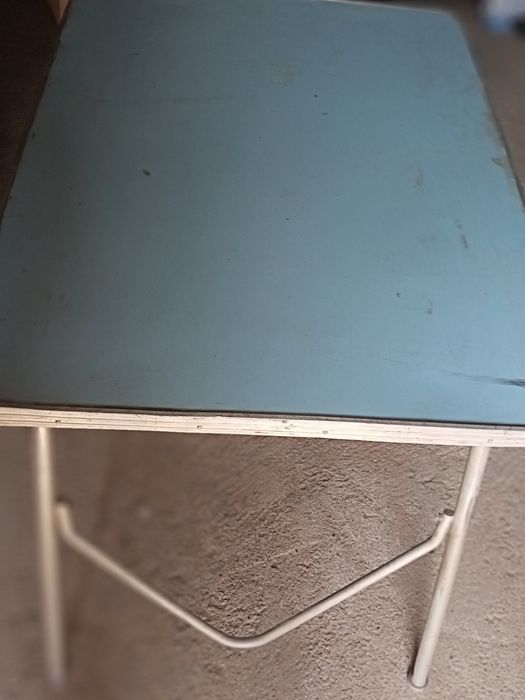 Продам стол складной  90 см х70 см высота стола 70